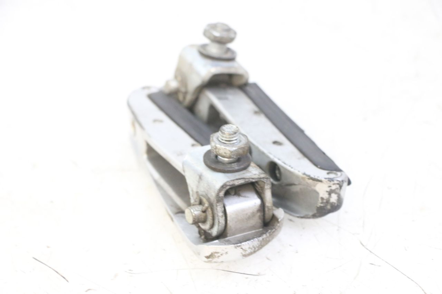 photo de PAIR OF REAR FOOTRESTS GILERA NEXUS 125 (2009 - 2013)