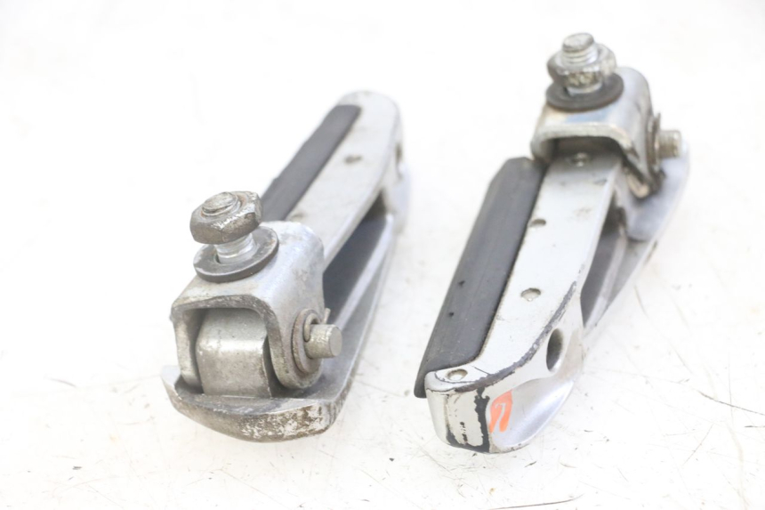 photo de PAIR OF REAR FOOTRESTS GILERA NEXUS 125 (2009 - 2013)