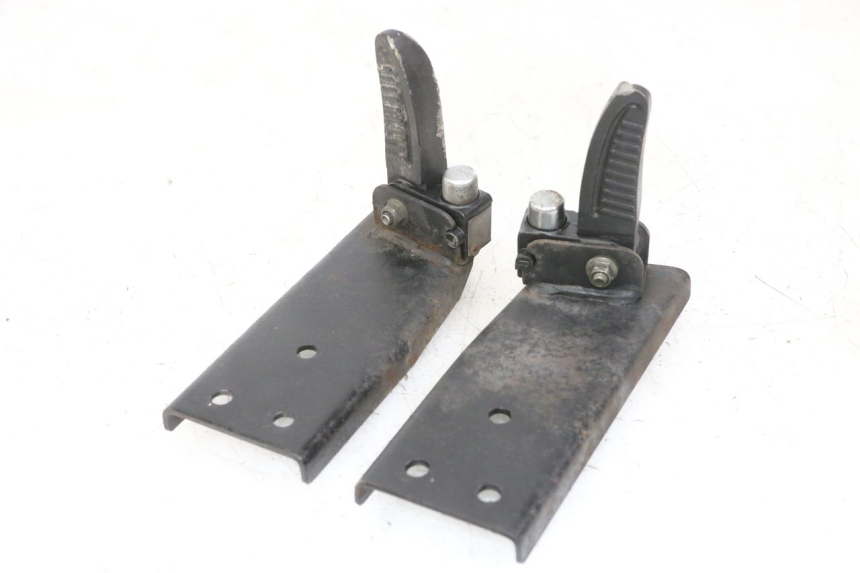 photo de PAIR REAR FOOTRESTS JM MOTORS OLDIES GT 4T 50 (2018 - 2025)