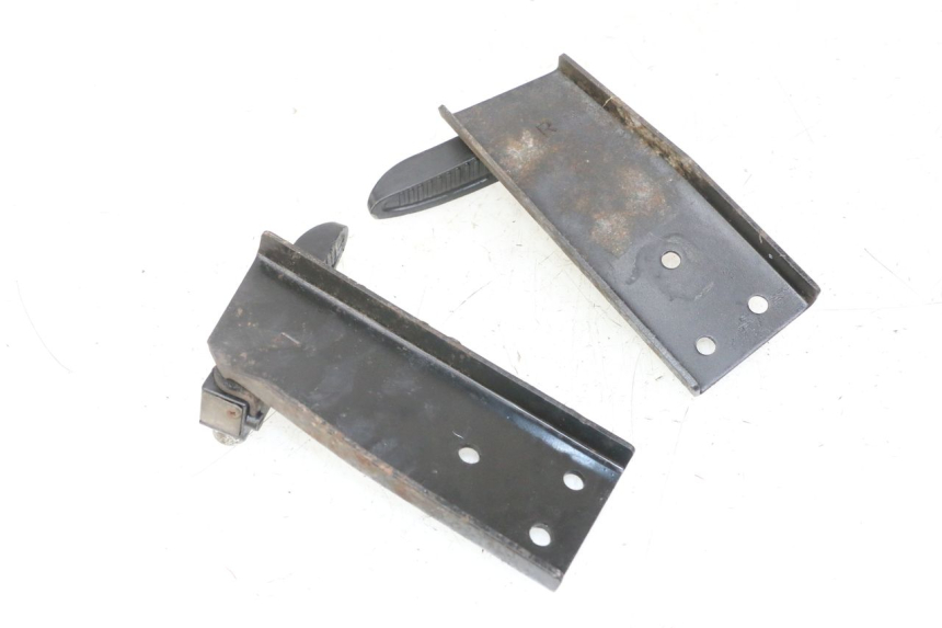 photo de PAIR REAR FOOTRESTS JM MOTORS OLDIES GT 4T 50 (2018 - 2025)