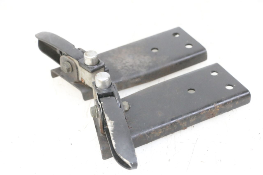 photo de PAIR REAR FOOTRESTS JM MOTORS OLDIES GT 4T 50 (2018 - 2025)