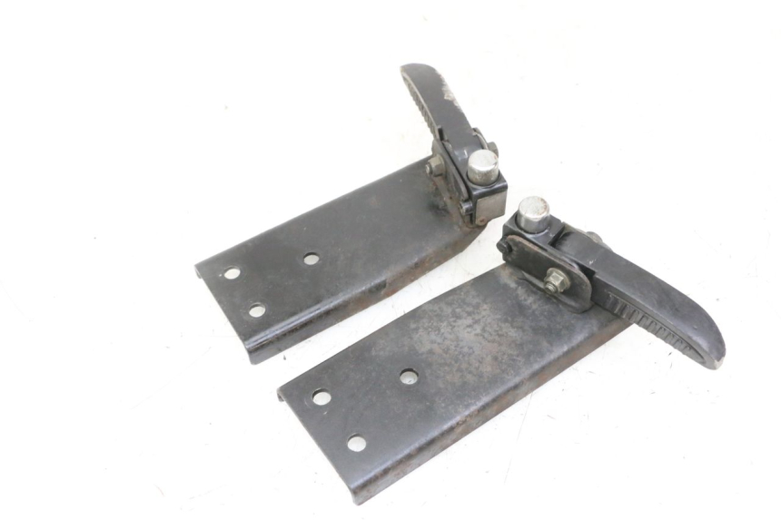 photo de PAIR REAR FOOTRESTS JM MOTORS OLDIES GT 4T 50 (2018 - 2025)