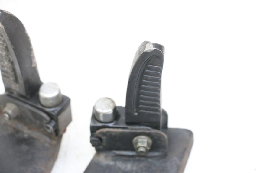 photo de PAIR REAR FOOTRESTS JM MOTORS OLDIES GT 4T 50 (2018 - 2025)