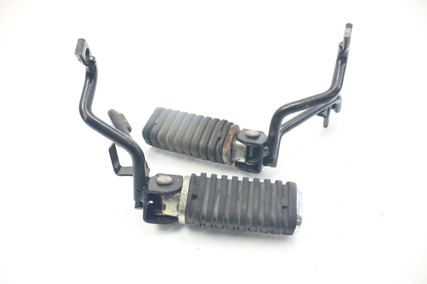 photo de PAIR OF REAR FOOTRESTS KYMCO PEOPLE 250 (2004 - 2008)