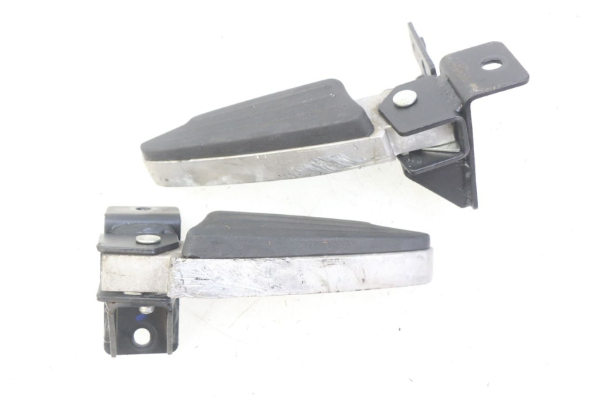 photo de PAIR OF REAR FOOTRESTS PEUGEOT CITYSTAR 2T 50 (2018 - 2021)