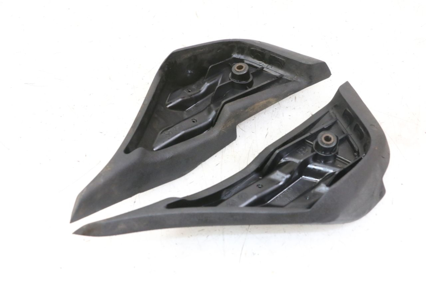 photo de PAIR REAR FOOTRESTS PEUGEOT ELYSTAR 50 (2002 - 2014)