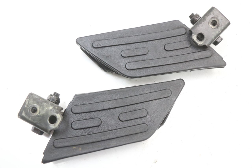 photo de PAIR OF REAR FOOTRESTS PEUGEOT KISBEE 4T 50 (2018 - 2022)