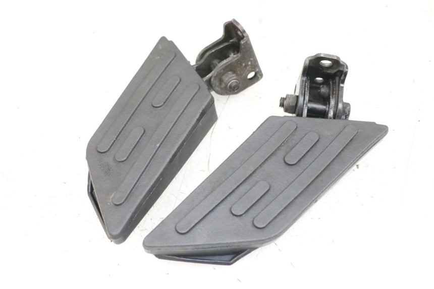 photo de PAIR OF REAR FOOTRESTS PEUGEOT KISBEE 4T 50 (2010 - 2017)