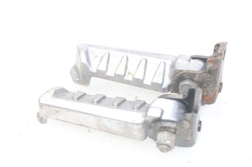 photo de PAIR OF REAR FOOTRESTS PEUGEOT LUDIX BLASTER 50 (2006 - 2014)