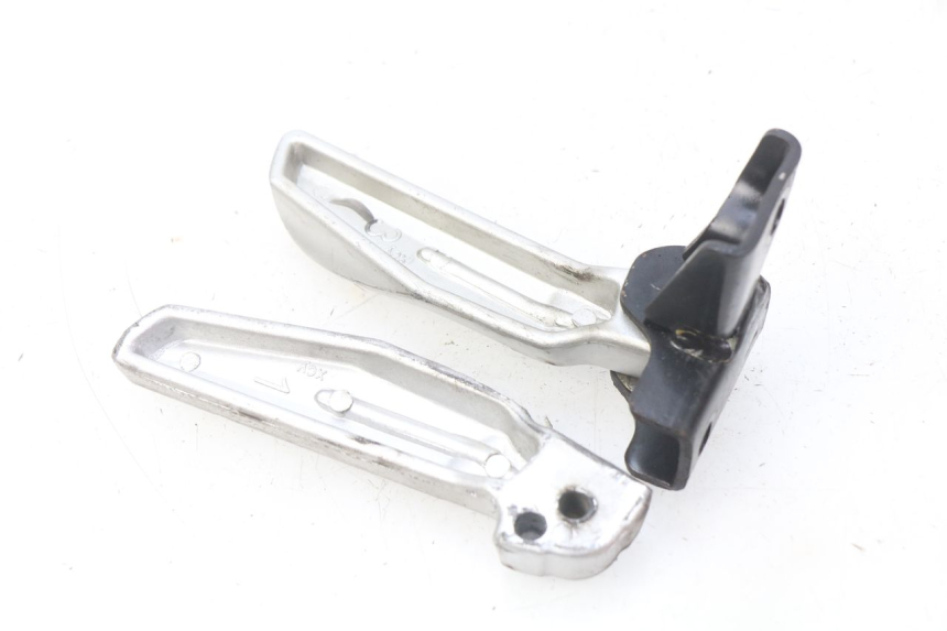 photo de PAIR OF REAR FOOTRESTS PEUGEOT TWEET 4T 50 (2018 - 2020)