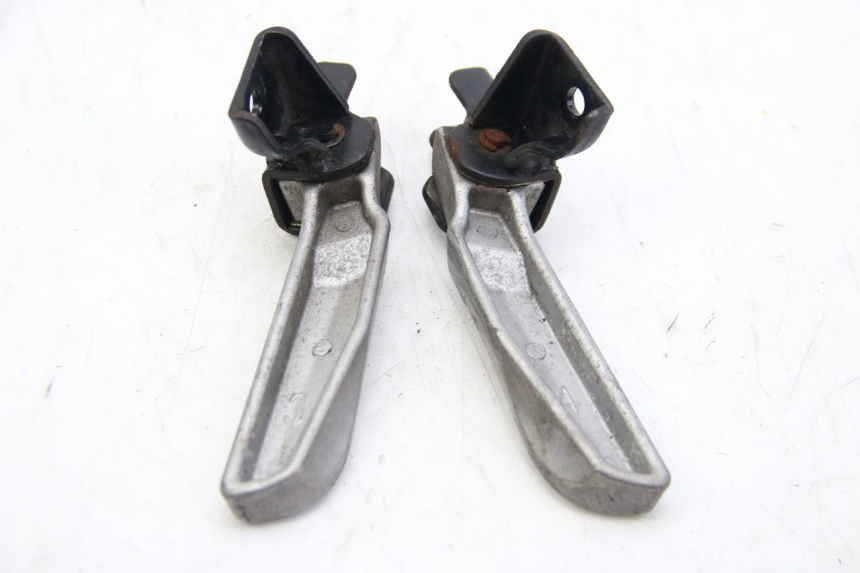 photo de PAIR OF REAR FOOTRESTS PEUGEOT TWEET 4T 50 (2010 - 2014)