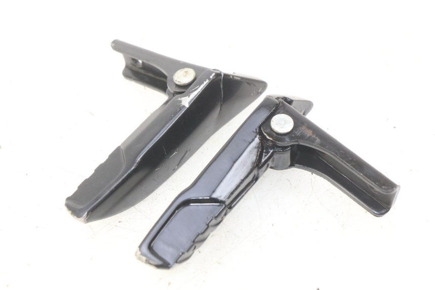 photo de PAIR OF REAR FOOTRESTS PIAGGIO NEW TYPHOON 50 (2018 - 2021)