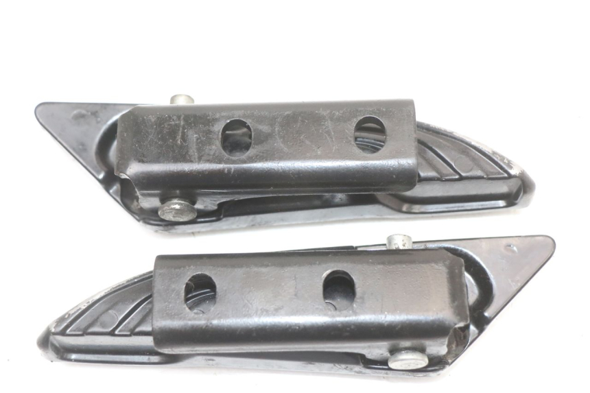 photo de PAIR OF REAR FOOTRESTS PIAGGIO NEW TYPHOON 50 (2018 - 2021)