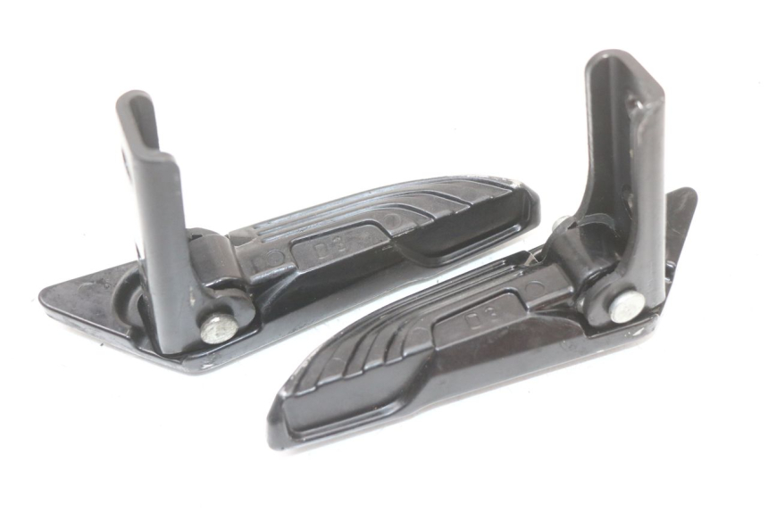 photo de PAIR OF REAR FOOTRESTS PIAGGIO NEW TYPHOON 50 (2018 - 2021)