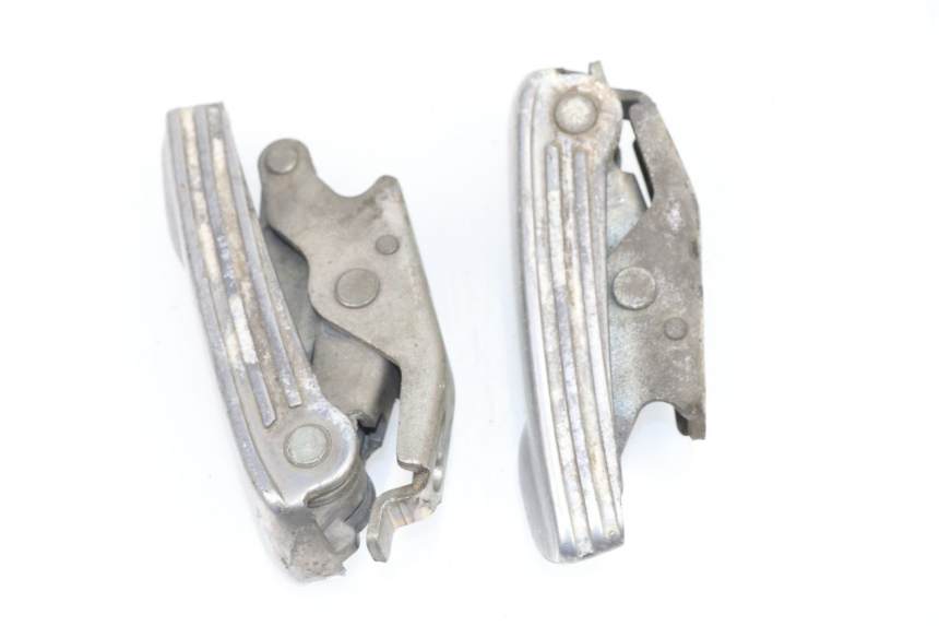 photo de PAIR REAR FOOTRESTS PIAGGIO VESPA GTS 125 (2007 - 2012)