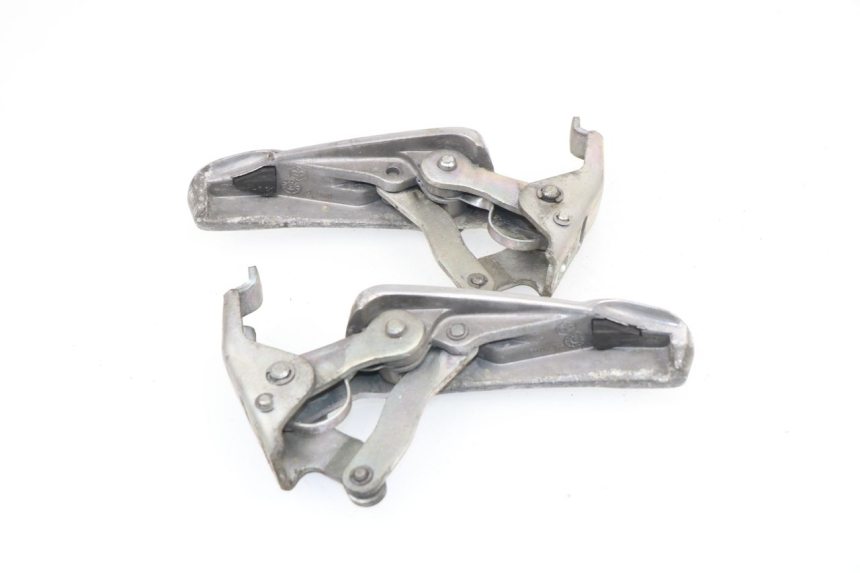 photo de PAIR REAR FOOTRESTS PIAGGIO VESPA GTS 125 (2007 - 2012)