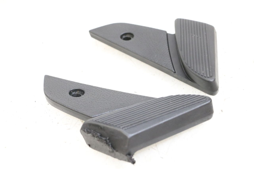 photo de PAIR REAR FOOTRESTS PIAGGIO VESPA LX 125 (2005 - 2010)