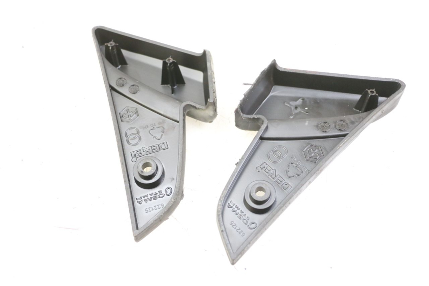 photo de PAIR OF REAR FOOTRESTS PIAGGIO VESPA S 2T 50 (2007 - 2014)