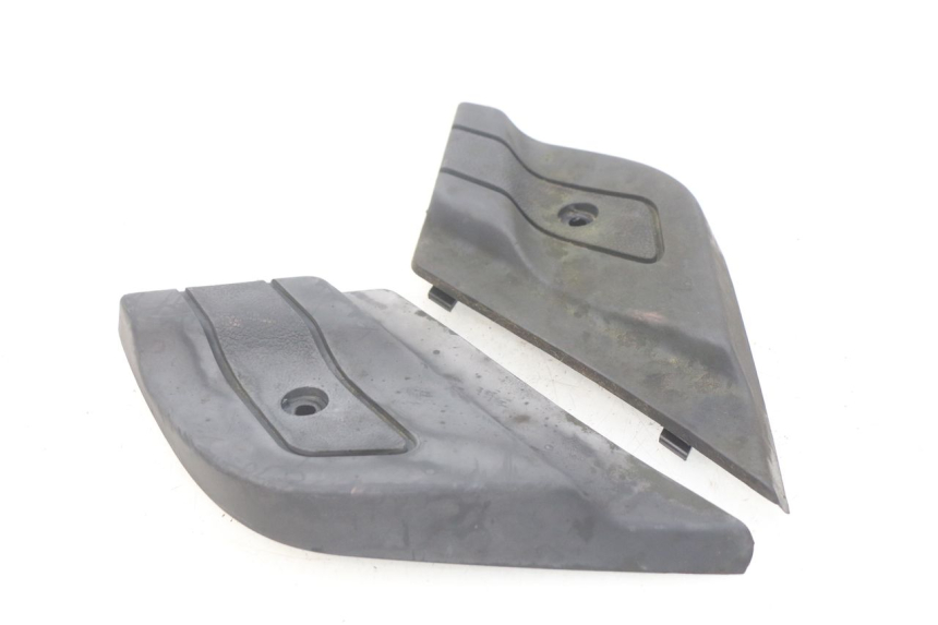 photo de PAIR OF REAR FOOTRESTS PIAGGIO X9 EVOLUTION 125 (2003 - 2007)