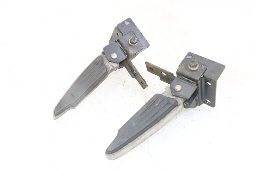 photo de PAIR REAR FOOTRESTS PEUGEOT SATELIS 125 (2013 - 2018)