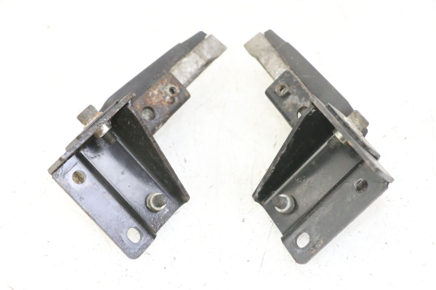 photo de PAIR REAR FOOTRESTS PEUGEOT SATELIS 125 (2013 - 2018)