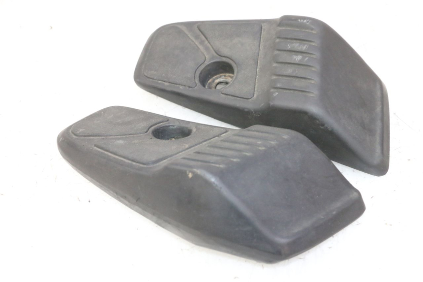 photo de PAIR OF REAR FOOTRESTS HONDA SCV LEAD 100 (2003 - 2007)