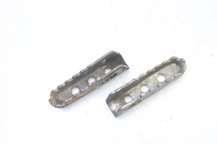 photo de PAIR OF REAR FOOTRESTS GILERA SMT SUPERMOTARD 50 (2009 - 2017)