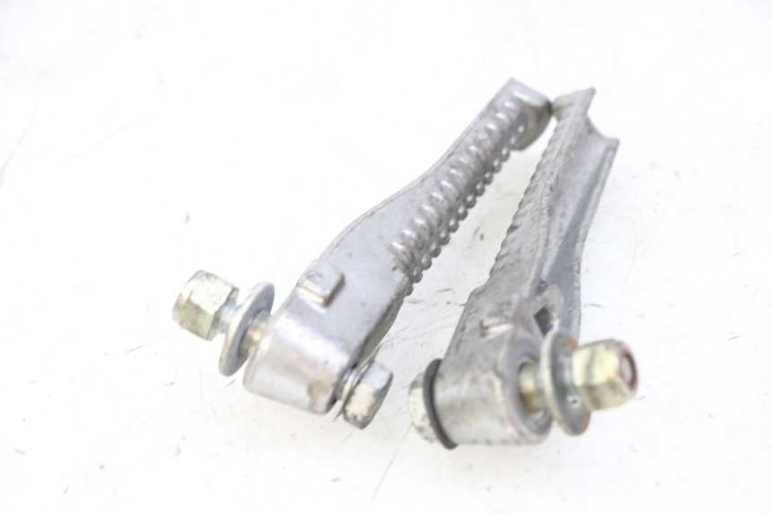 photo de PAIR REAR FOOTRESTS PEUGEOT SPEEDFIGHT 2 LC 50 (2000 - 2009)