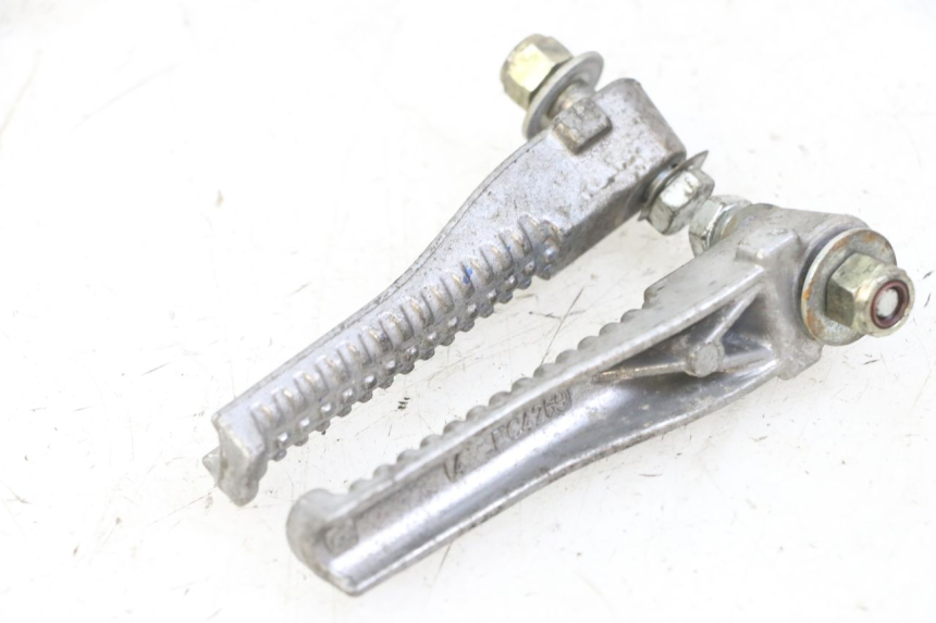 photo de PAIR REAR FOOTRESTS PEUGEOT SPEEDFIGHT 2 LC 50 (2000 - 2009)