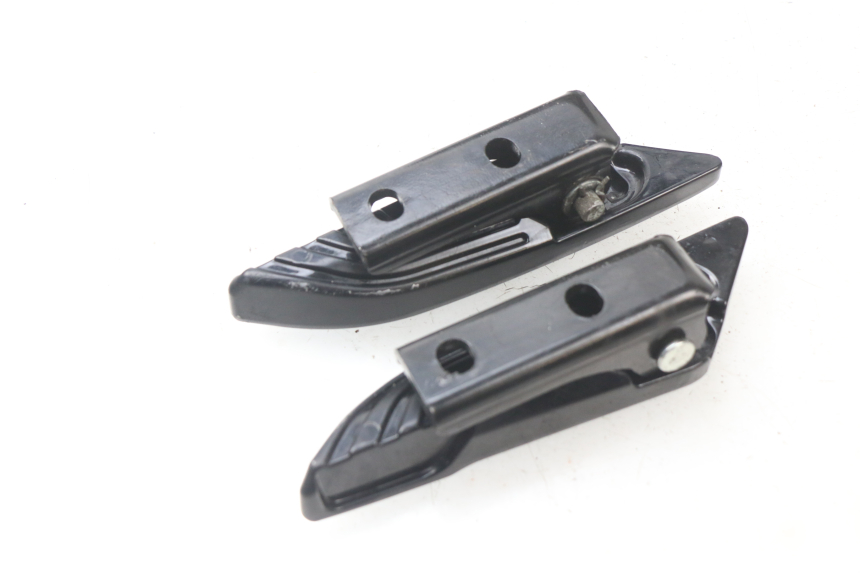 photo de PAIR OF REAR FOOTRESTS APRILIA SR 2T 50 (2018 - 2022)