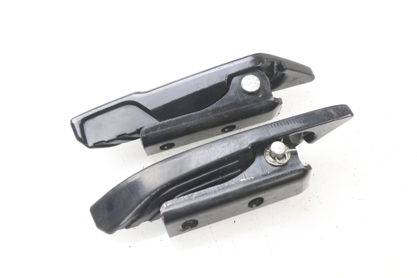 photo de PAIR OF REAR FOOTRESTS APRILIA SR 2T 50 (2018 - 2022)