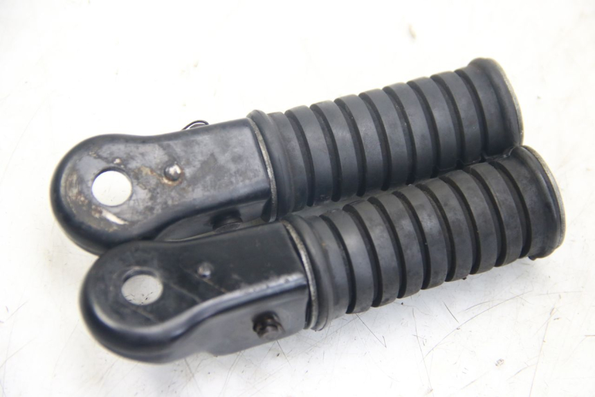 photo de PAIR OF REAR FOOTRESTS YAMAHA SR 125 (1982 - 2003)