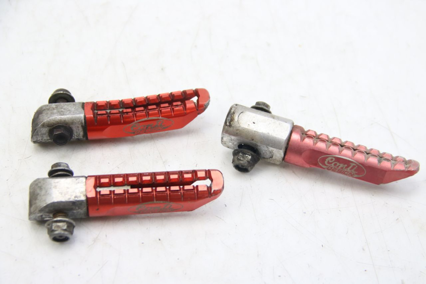 photo de PAIR OF REAR FOOTRESTS APRILIA SX 50 (2011 - 2017)