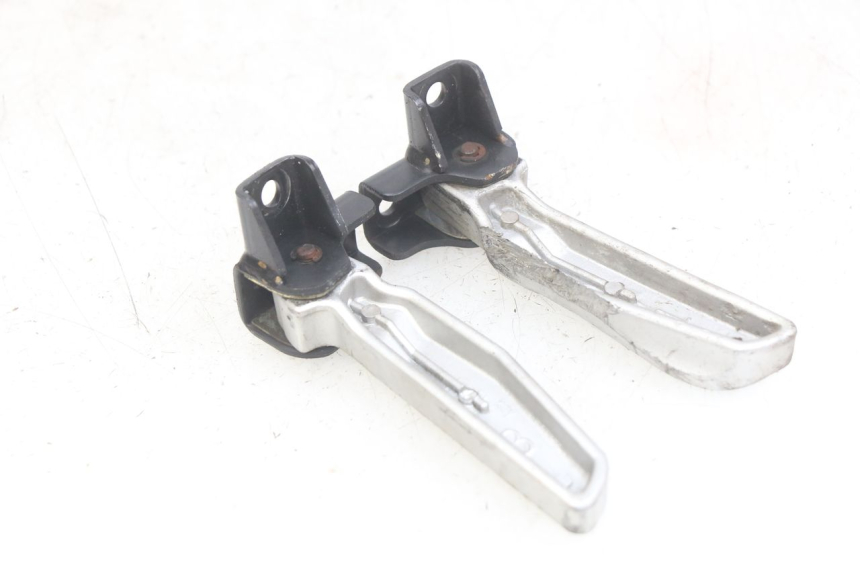 photo de PAIR OF REAR FOOTRESTS SYM FIDDLE 3 III 125 (2014 - 2020)