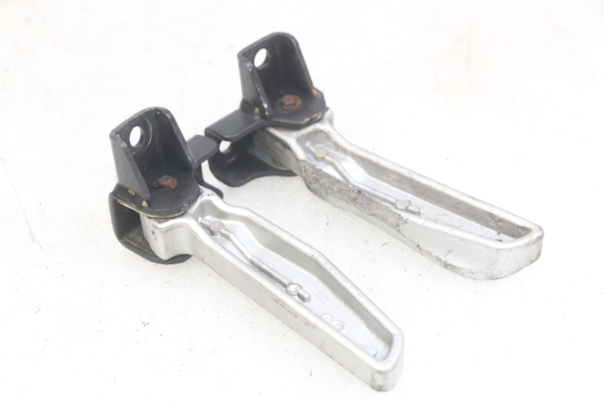 photo de PAIR OF REAR FOOTRESTS SYM FIDDLE 3 III 125 (2014 - 2020)