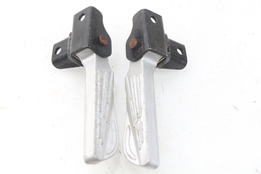 photo de PAIR REAR FOOTRESTS SYM FIDDLE 3 III 50 (2014 - 2017)