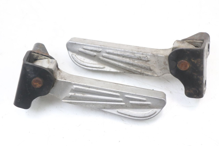 photo de PAIR REAR FOOTRESTS SYM FIDDLE 3 III 50 (2014 - 2017)