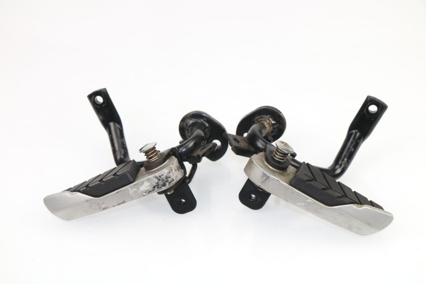 photo de PAIR REAR FOOTRESTS SYM GTS 250 (2005 - 2008)