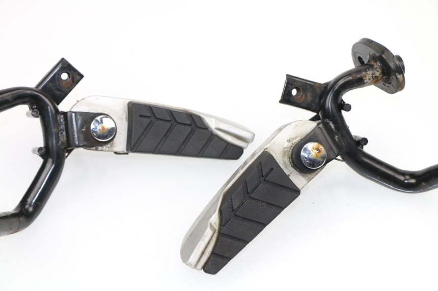 photo de PAIR REAR FOOTRESTS SYM GTS 250 (2005 - 2008)