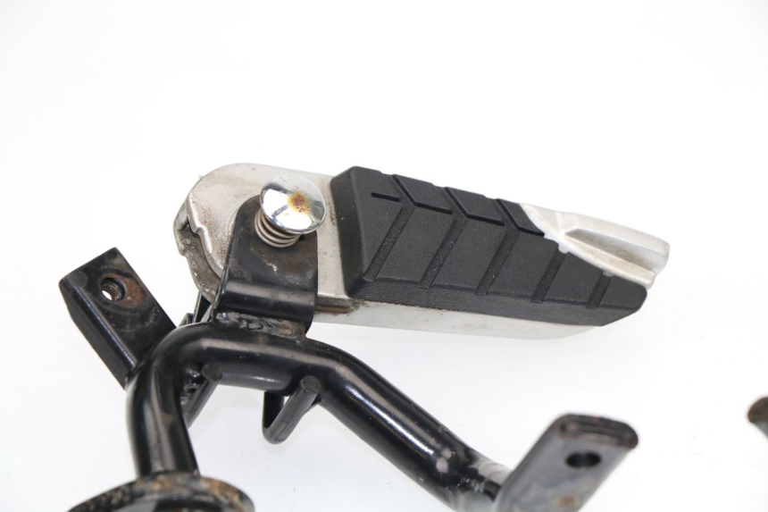 photo de PAIR REAR FOOTRESTS SYM GTS 250 (2005 - 2008)