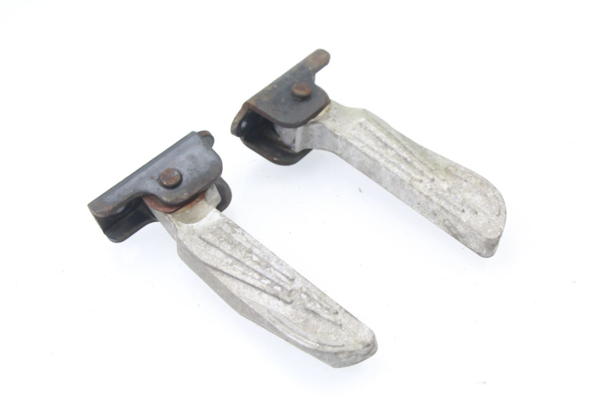 photo de PAIR REAR FOOTRESTS SYM TONIK 125 (2010 - 2014)
