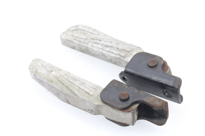 photo de PAIR REAR FOOTRESTS SYM TONIK 125 (2010 - 2014)