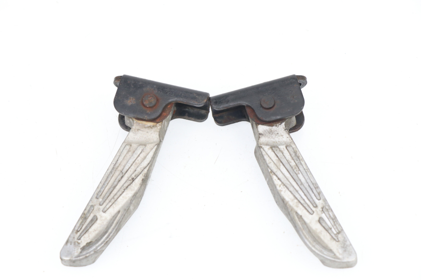 photo de PAIR REAR FOOTRESTS SYM TONIK 50 (2011 - 2014)
