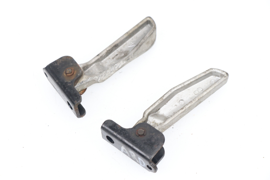 photo de PAIR REAR FOOTRESTS SYM TONIK 50 (2011 - 2014)