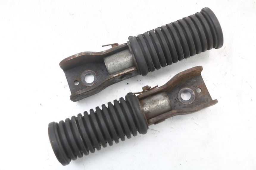 photo de PAIR REAR FOOTRESTS SYM XS 125 (2007 - 2016)