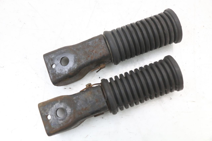 photo de PAIR REAR FOOTRESTS SYM XS 125 (2007 - 2016)