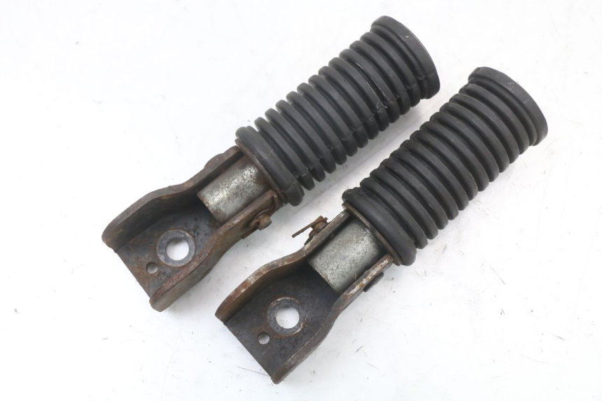 photo de PAIR REAR FOOTRESTS SYM XS 125 (2007 - 2016)