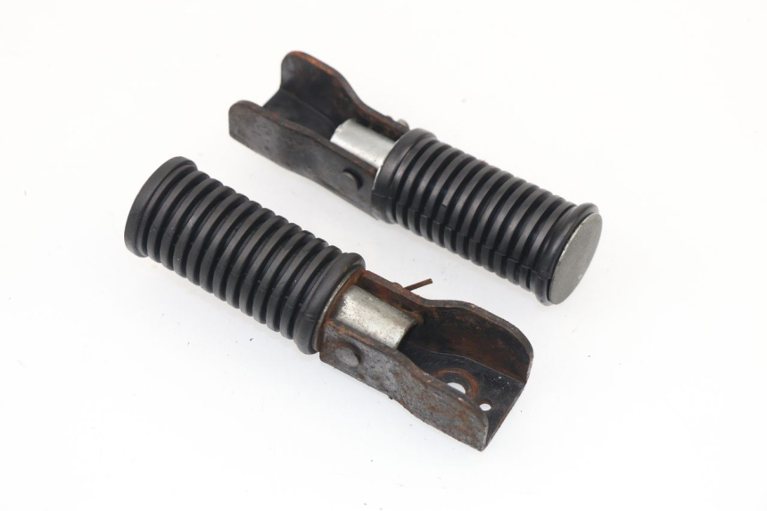 photo de PAIR REAR FOOTRESTS SYM XS 125 (2007 - 2016)