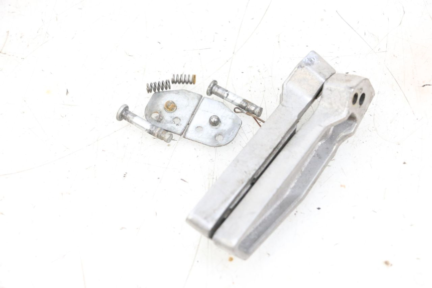 photo de PAIR REAR FOOTRESTS NECO TEMPO 4T 50 (2022 - 2026) - Zoom on usage condition