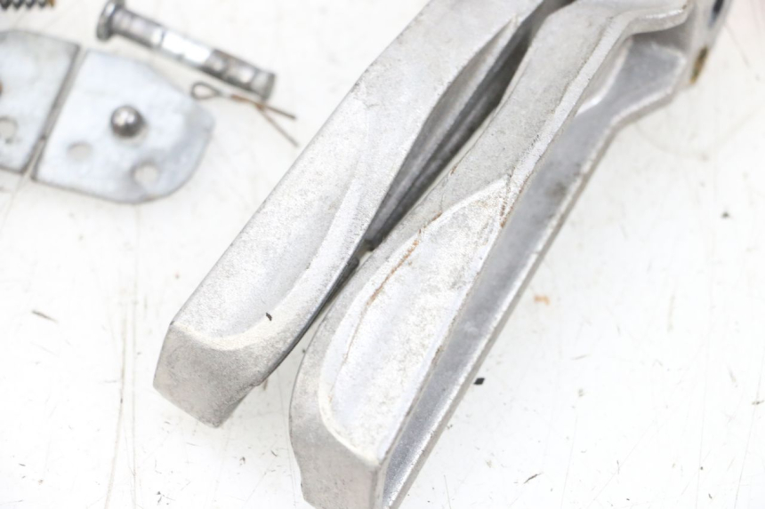 photo de PAIR REAR FOOTRESTS NECO TEMPO 4T 50 (2022 - 2026) - Technical close-up